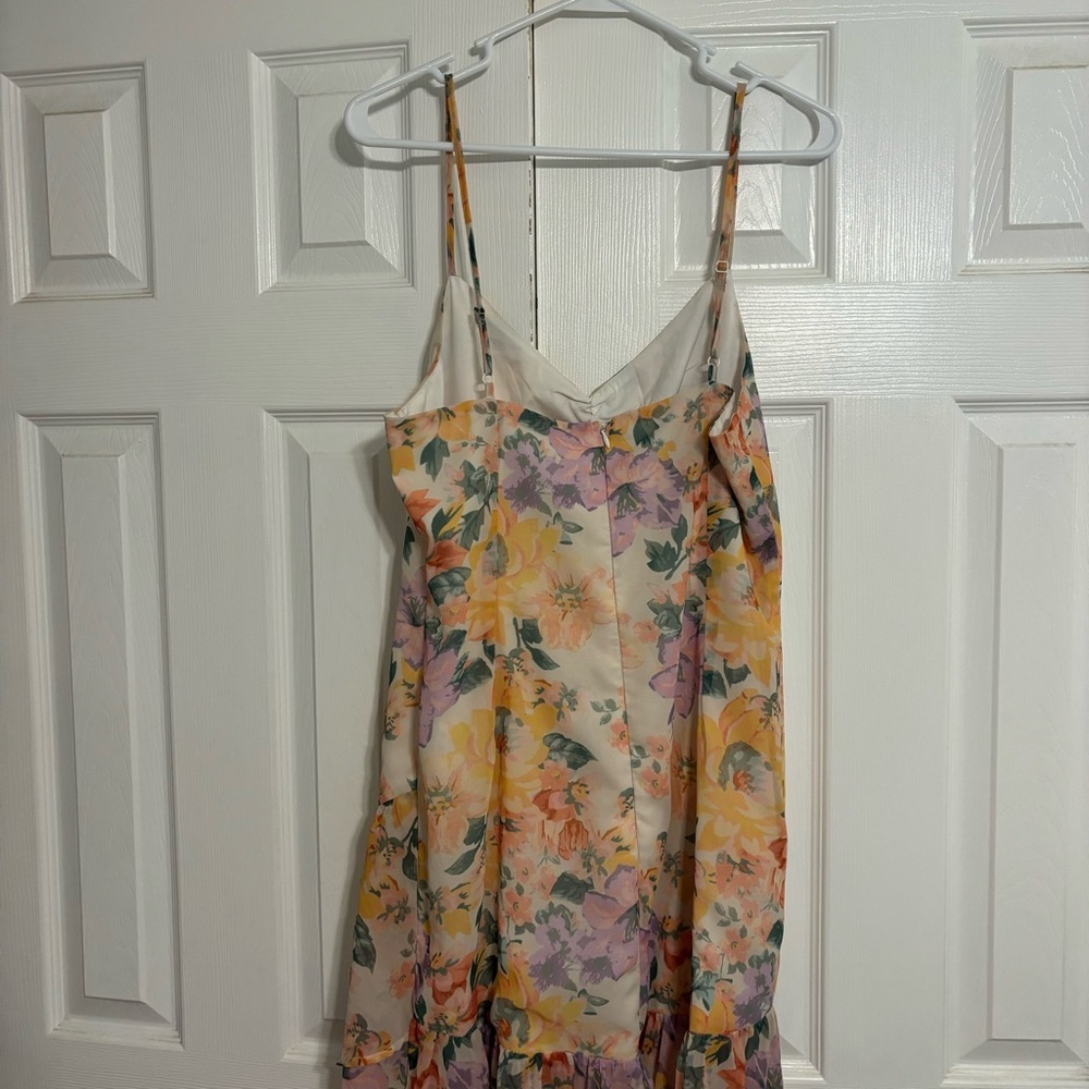 Showpo Soshanah Dress Floral - Picture 3 of 7